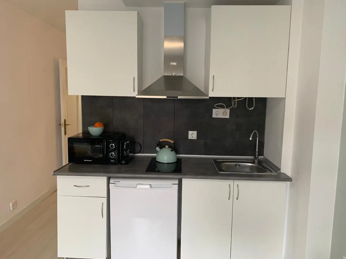 Cosy Apartment By The Sea 罗萨斯