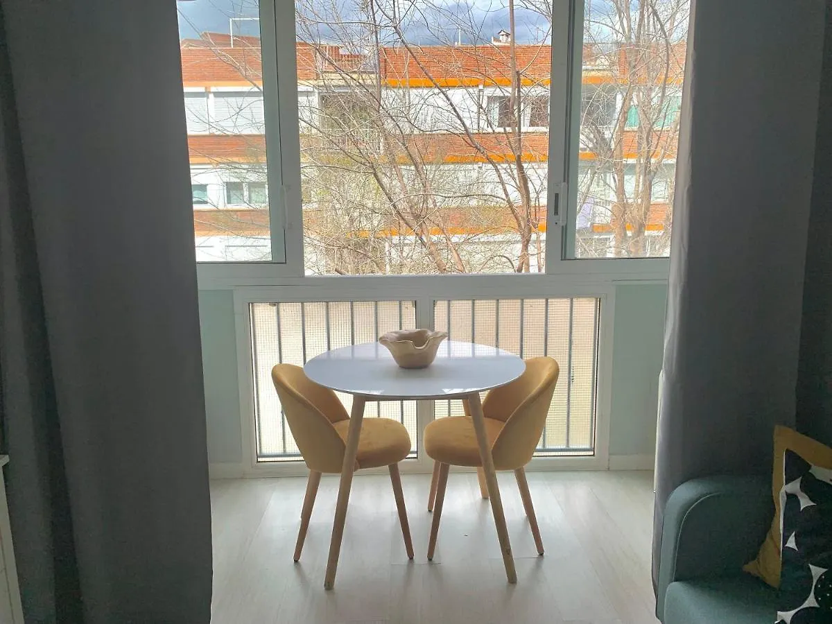 Cosy Apartment By The Sea Roses